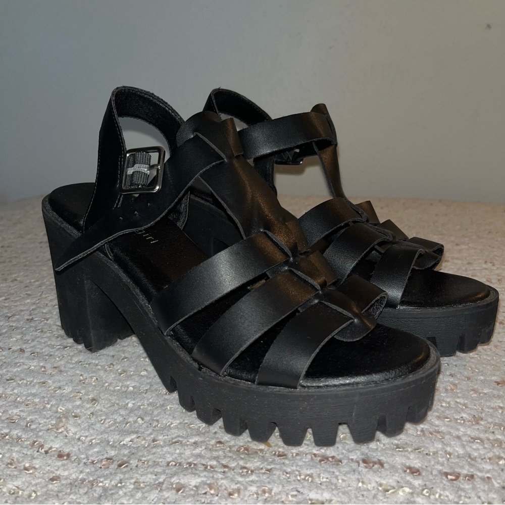 Madden Girl Black Chunky Sandal Block Heel Size 9